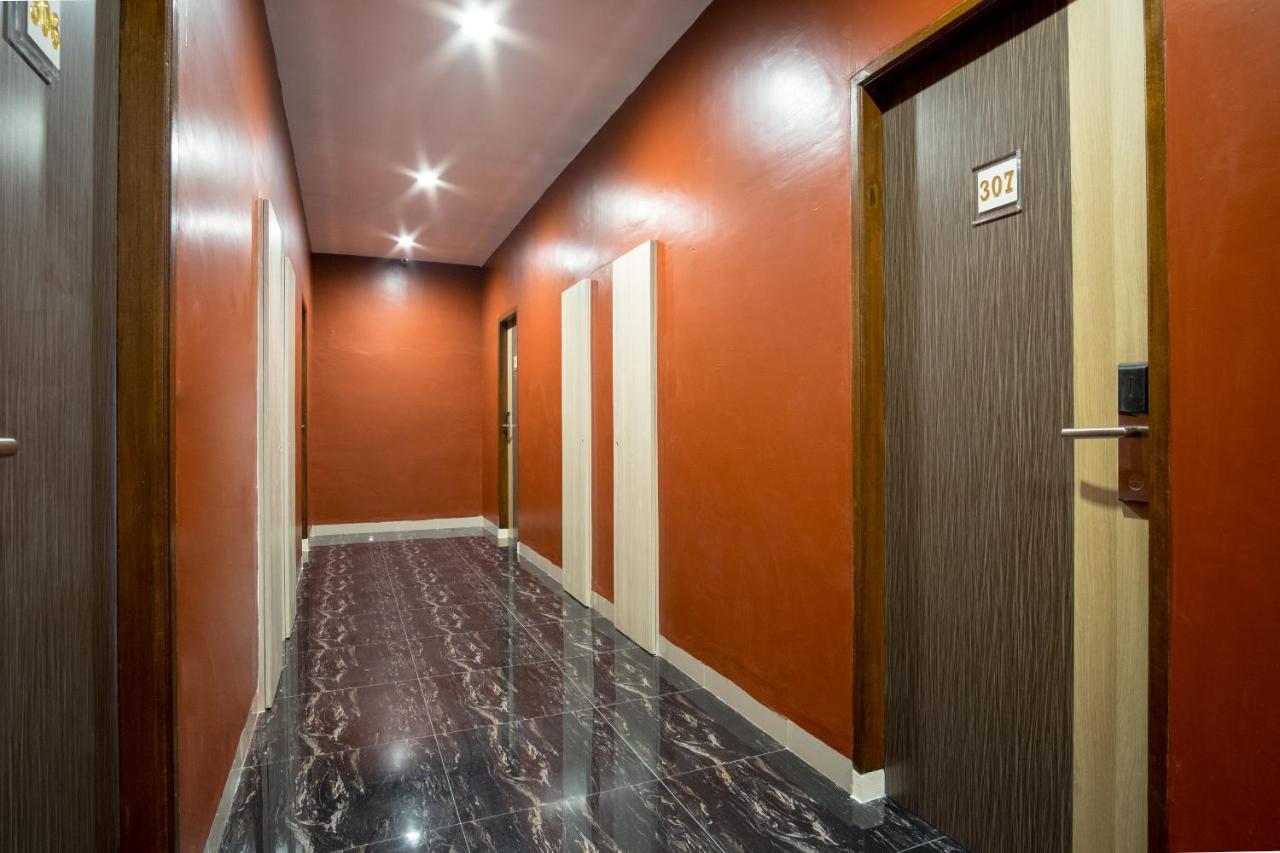 Oyo 727 Merlion Hotel Medan Exterior foto